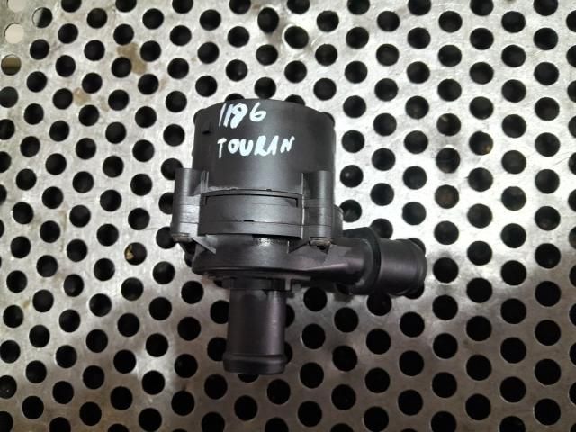 bontott VW TOURAN Vízpumpa