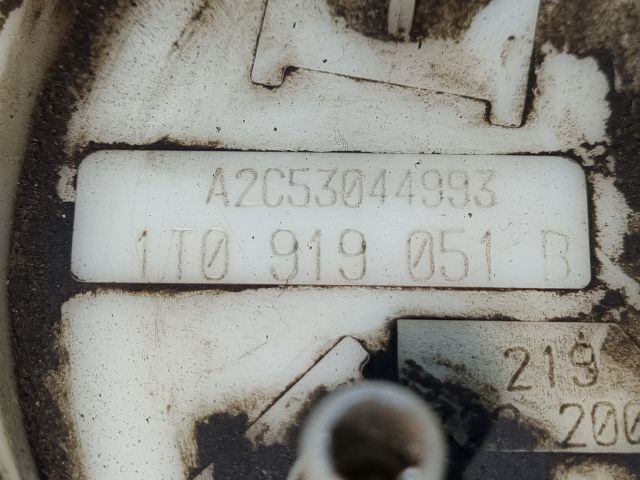 bontott VW TOURAN Üzemanyag Szivattyú