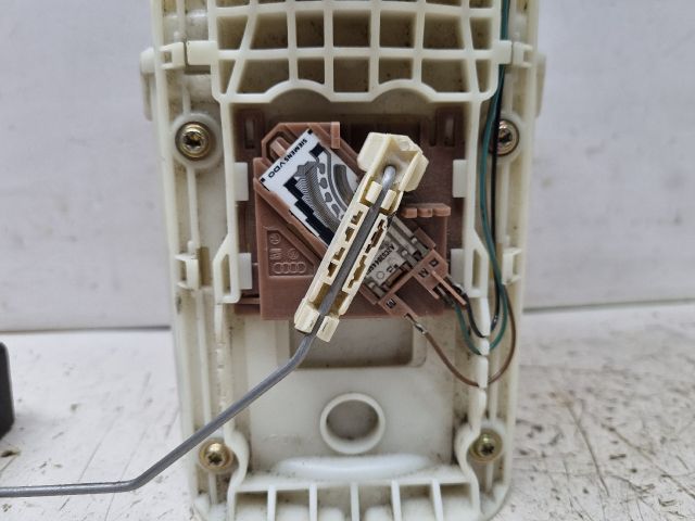 bontott VW TOURAN Üzemanyag Szivattyú