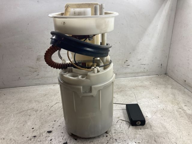 bontott VW TOURAN Üzemanyag Szivattyú