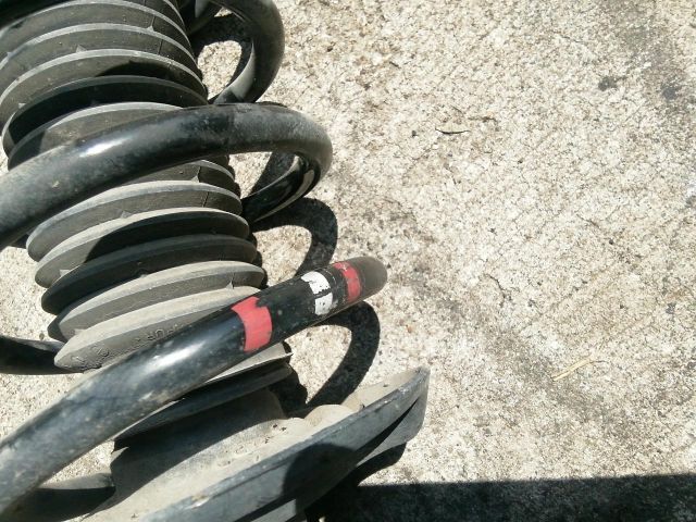 bontott VW TOURAN Bal első Lengéscsillapító