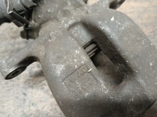 bontott VW TOURAN Bal hátsó Féknyereg Munkahengerrel