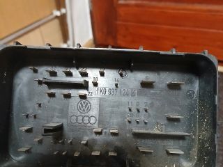 bontott VW TOURAN Biztosítéktábla Motortér