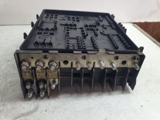 bontott VW TOURAN Biztosítéktábla Motortér