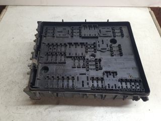 bontott VW TOURAN Biztosítéktábla Motortér