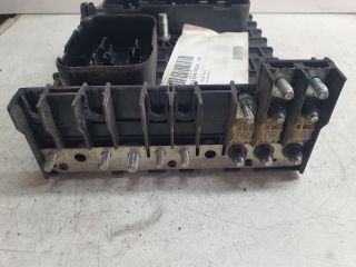 bontott VW TOURAN Biztosítéktábla Motortér