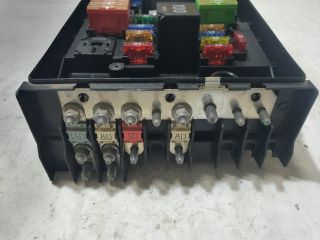 bontott VW TOURAN Biztosítéktábla Motortér