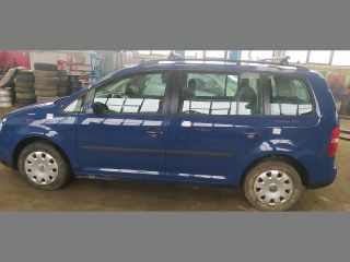 bontott VW TOURAN Biztosítéktábla Motortér