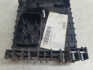 bontott VW TOURAN Biztosítéktábla Motortér