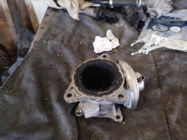 bontott VW TOURAN EGR / AGR Szelep