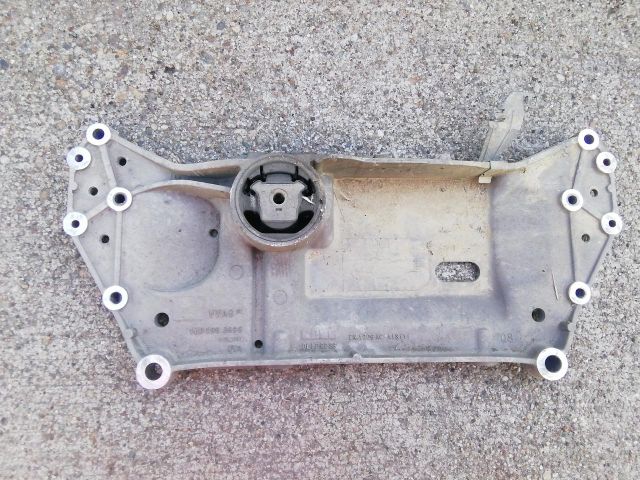 bontott VW TOURAN Első Bölcső