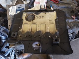 bontott VW TOURAN Felső Motorburkolat