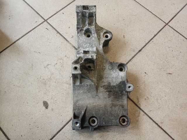 bontott VW TOURAN Generátor Tartó Bak