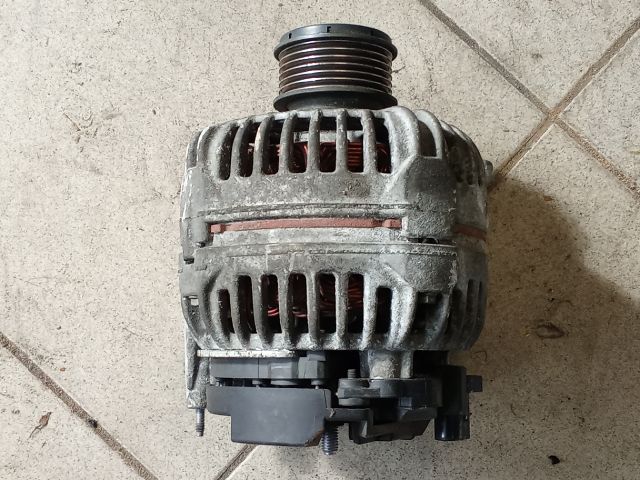 bontott VW TOURAN Generátor