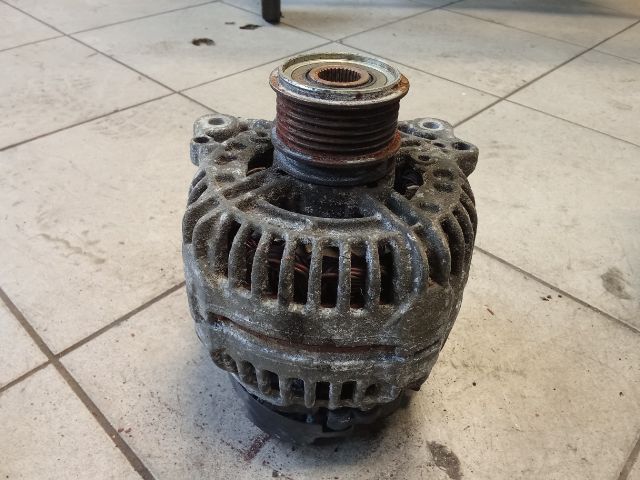 bontott VW TOURAN Generátor