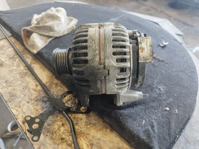 bontott VW TOURAN Generátor