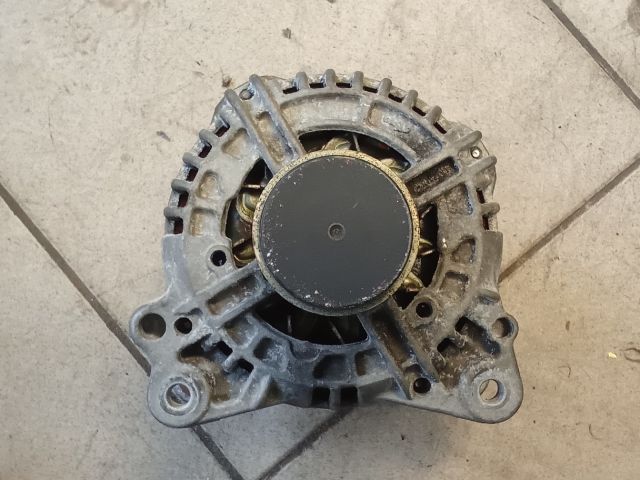 bontott VW TOURAN Generátor