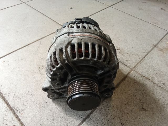 bontott VW TOURAN Generátor