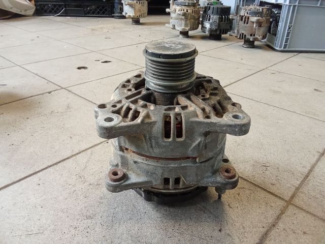 bontott VW TOURAN Generátor