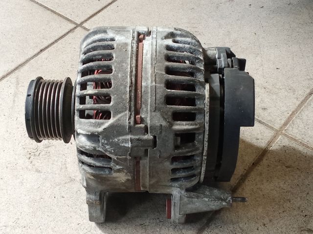 bontott VW TOURAN Generátor