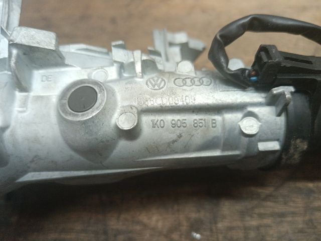 bontott VW TOURAN Gyújtáskapcsoló Házzal