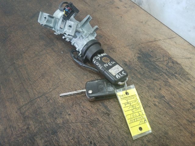 bontott VW TOURAN Gyújtáskapcsoló Házzal