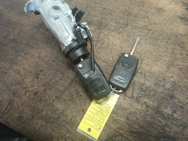 bontott VW TOURAN Gyújtáskapcsoló Házzal