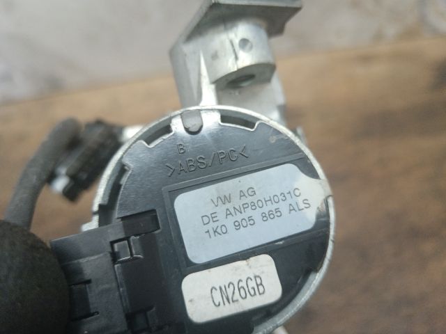 bontott VW TOURAN Gyújtáskapcsoló Házzal