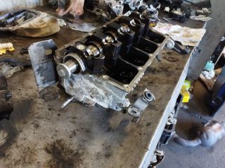 bontott VW TOURAN Hengerfej