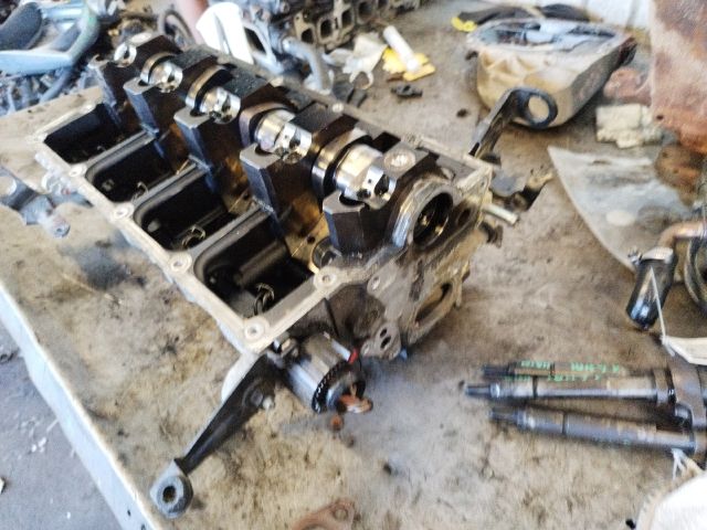 bontott VW TOURAN Hengerfej