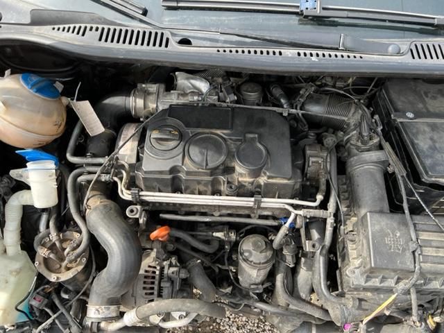 bontott VW TOURAN Hengerfej