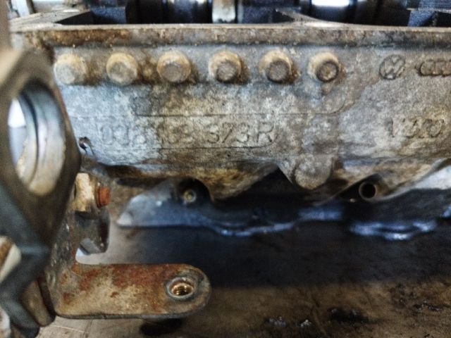 bontott VW TOURAN Hengerfej