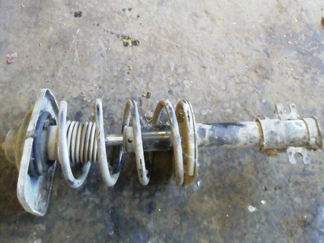 bontott VW TOURAN Jobb első Gólyaláb (Lengécsillapító, Rugó)