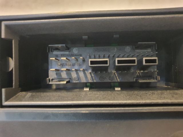 bontott VW TOURAN Kilométeróra