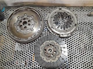 bontott VW TOURAN Kuplung Szett (Szerkezet, Tárcsa)