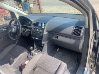 bontott VW TOURAN Motor (Fűzött blokk hengerfejjel)