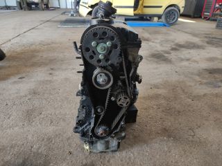 bontott VW TOURAN Motor (Fűzött blokk hengerfejjel)