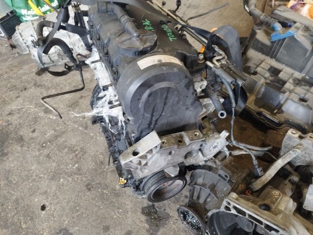 bontott VW TOURAN Motor (Fűzött blokk hengerfejjel)