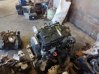 bontott VW TOURAN Motor (Fűzött blokk hengerfejjel)