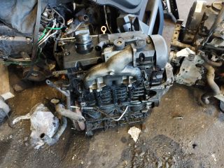bontott VW TOURAN Motor (Fűzött blokk hengerfejjel)
