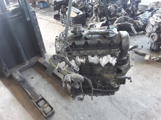 bontott VW TOURAN Motor (Fűzött blokk hengerfejjel)