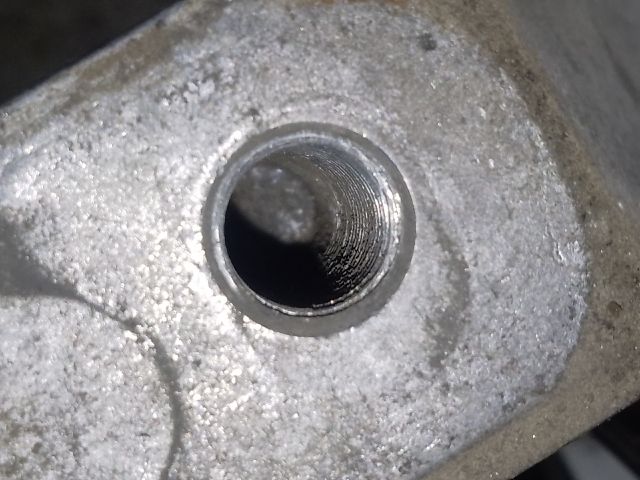 bontott VW TOURAN Motor Tartó Bak (Fém)