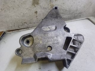 bontott VW TOURAN Motor Tartó Bak (Fém)