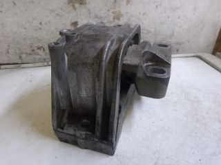 bontott VW TOURAN Motor Tartó Bak Jobb