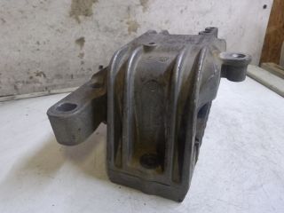 bontott VW TOURAN Motor Tartó Bak Jobb