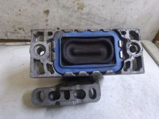 bontott VW TOURAN Motor Tartó Bak Jobb