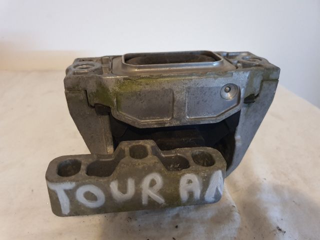 bontott VW TOURAN Motor Tartó Bak Jobb