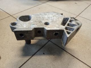 bontott VW TOURAN Motor Tartó Bak (Pozíciófüggetlen)
