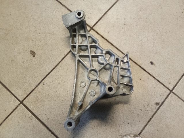 bontott VW TOURAN Motor Tartó Bak (Pozíciófüggetlen)