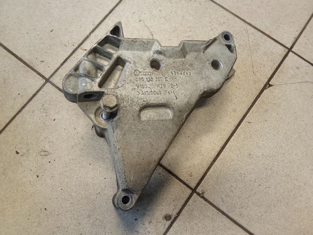 bontott VW TOURAN Motor Tartó Bak (Pozíciófüggetlen)